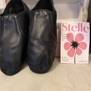 Stelle One time used Black Slip-On Jazz Leather Dance Shoes size 6